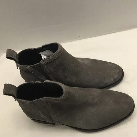 UGGS boot women size 5 - Picture 7 of 9